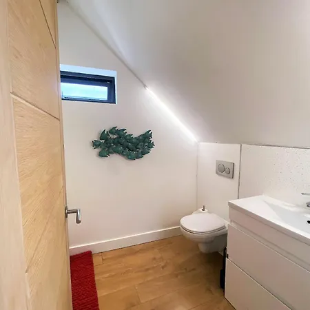 Contemporary Eco-home Near Harbourside Бристоль