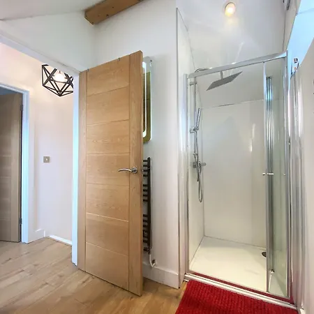 Contemporary Eco-home Near Harbourside Bristol